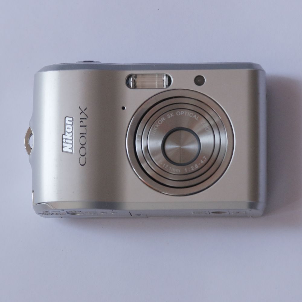 Nikon COOLPIX L18