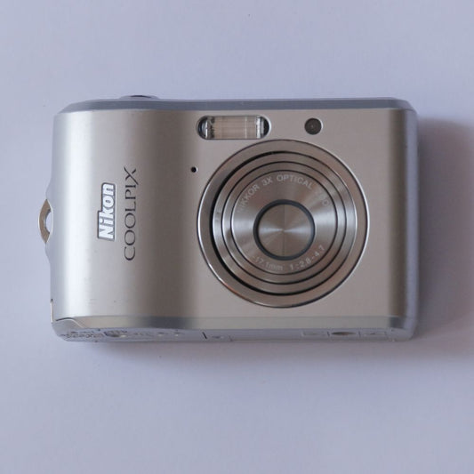 Nikon COOLPIX L18