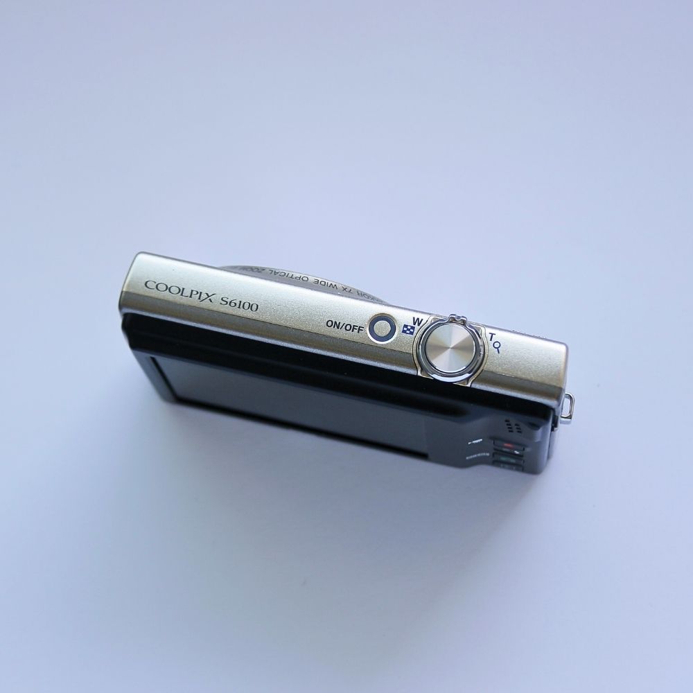 Nikon COOLPIX S6100