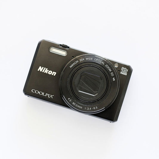 Nikon Coolpix S7000