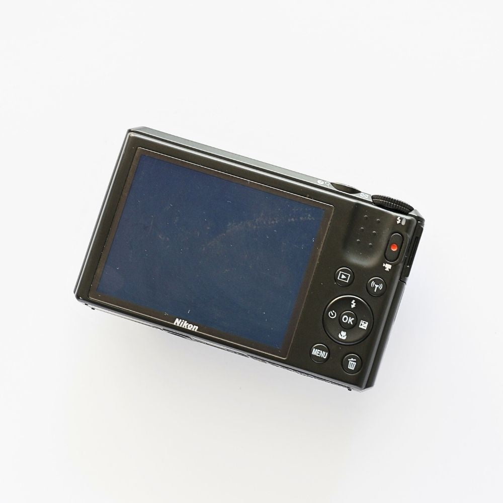 Nikon Coolpix S7000