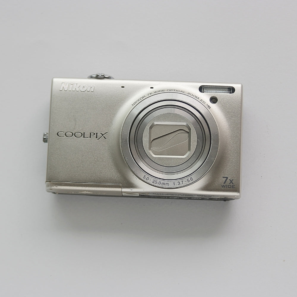 Nikon COOLPIX S6100