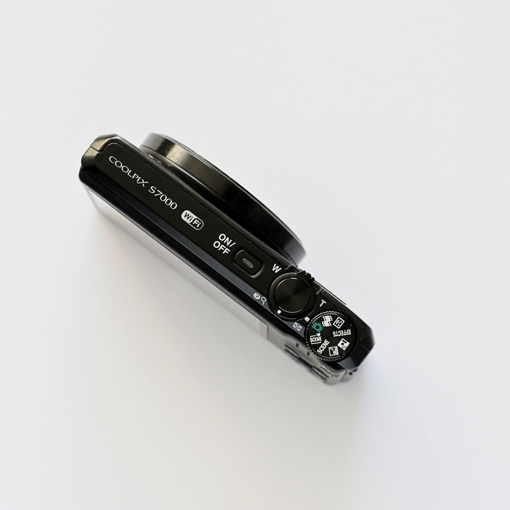 Nikon Coolpix S7000