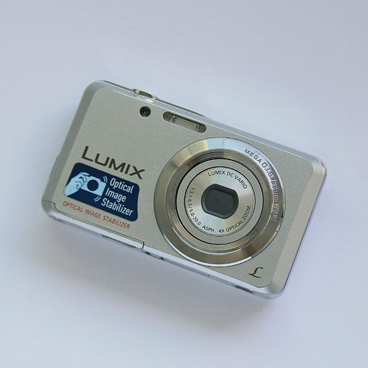 Panasonic LUMIX DMC-FH4