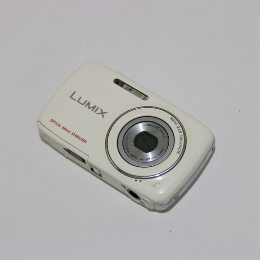 Panasonic LUMIX DMC-S3