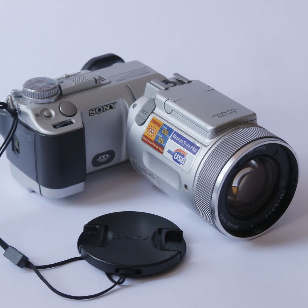 Sony Cyber-shot DSC-F717