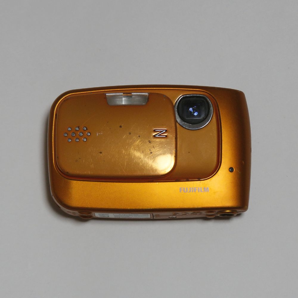 FUJIFILM Z30