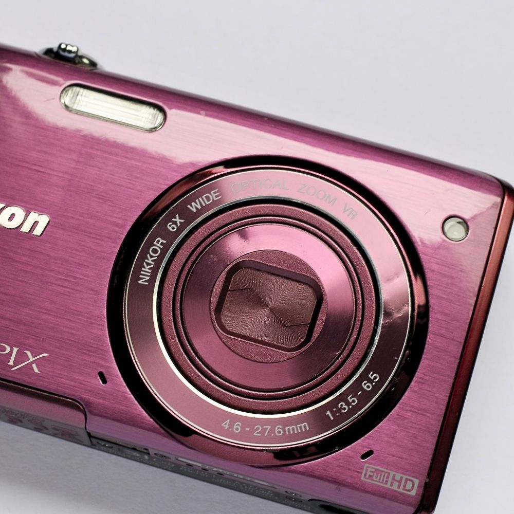 Nikon Coolpix S5200