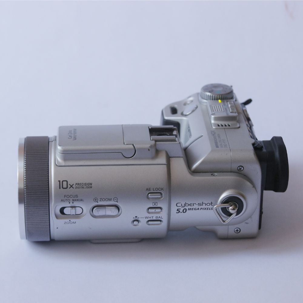 Sony Cyber-shot DSC-F717
