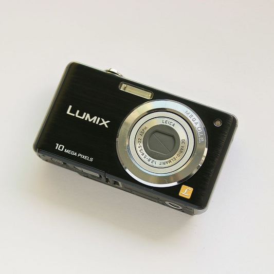 Panasonic LUMIX DMC-FS7