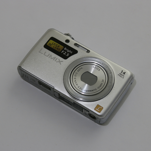 Panasonic LUMIX DMC-FH6