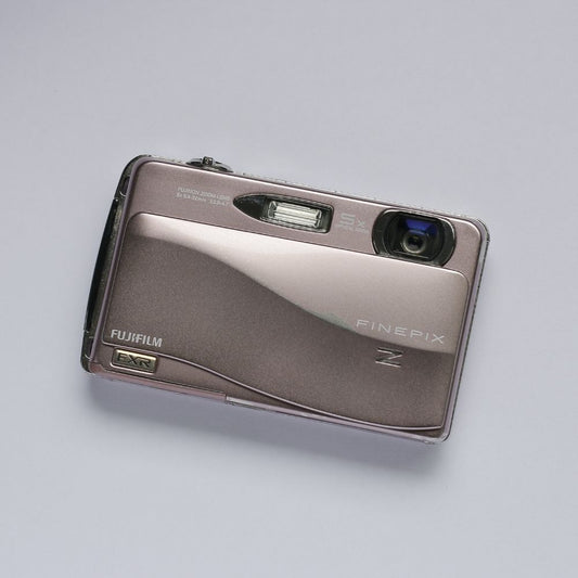 FUJIFILM Z700