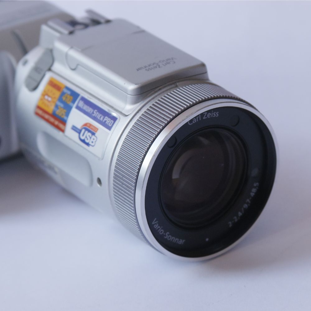 Sony Cyber-shot DSC-F717