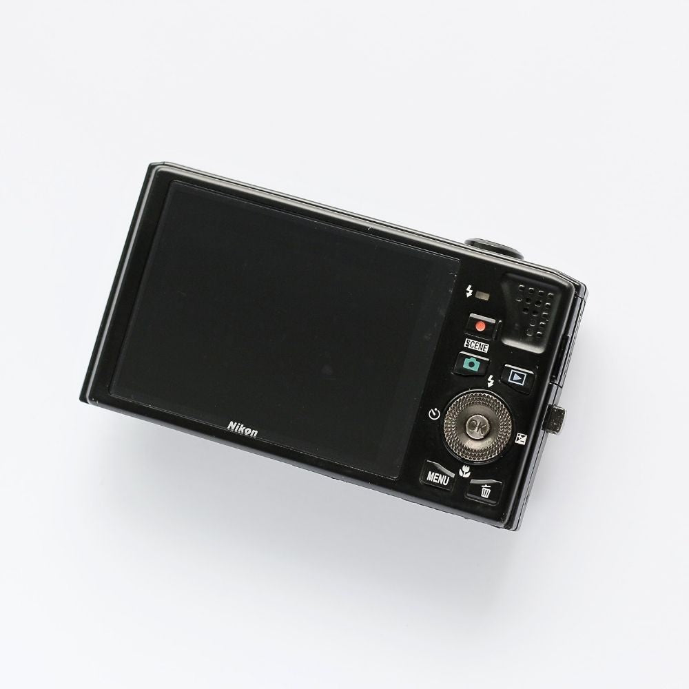 Nikon COOLPIX S8000