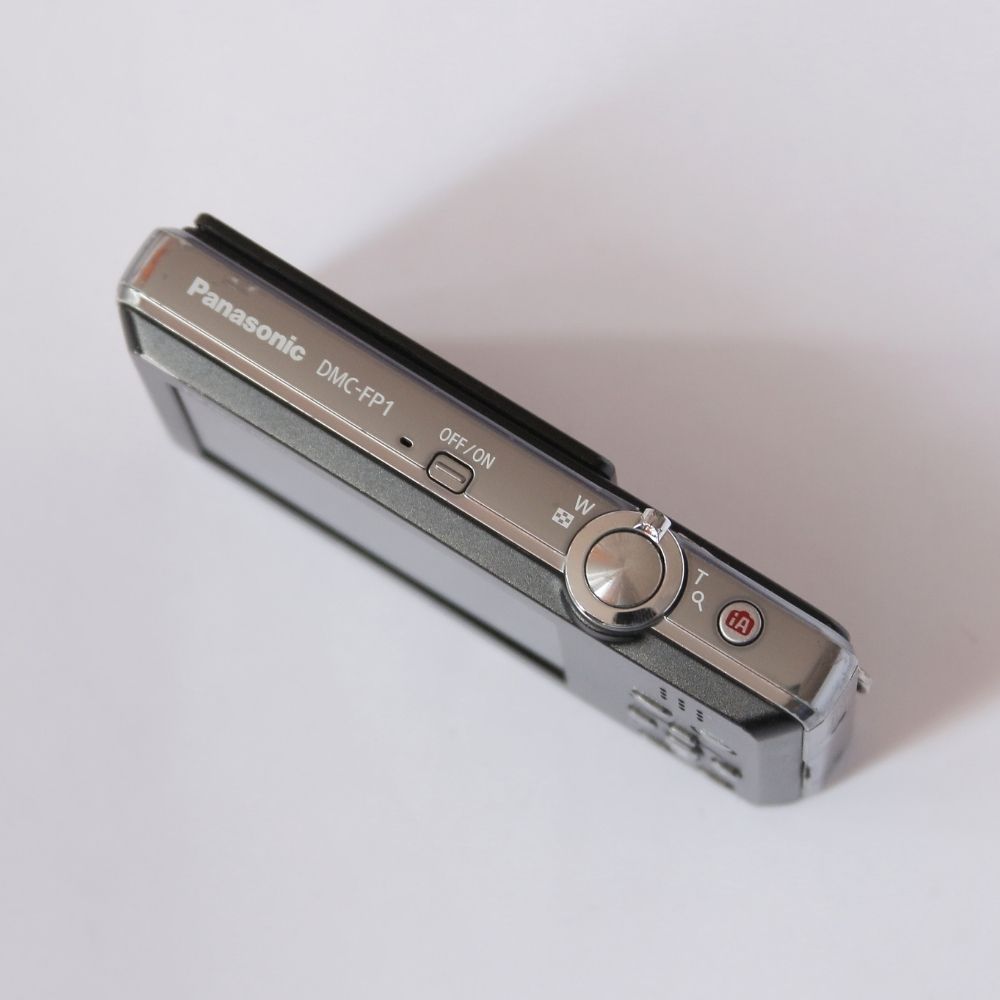 Panasonic LUMIX DMC-FP1