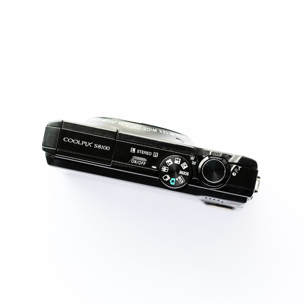 Nikon COOLPIX S8100