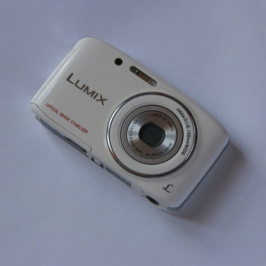 Panasonic LUMIX DMC-S2