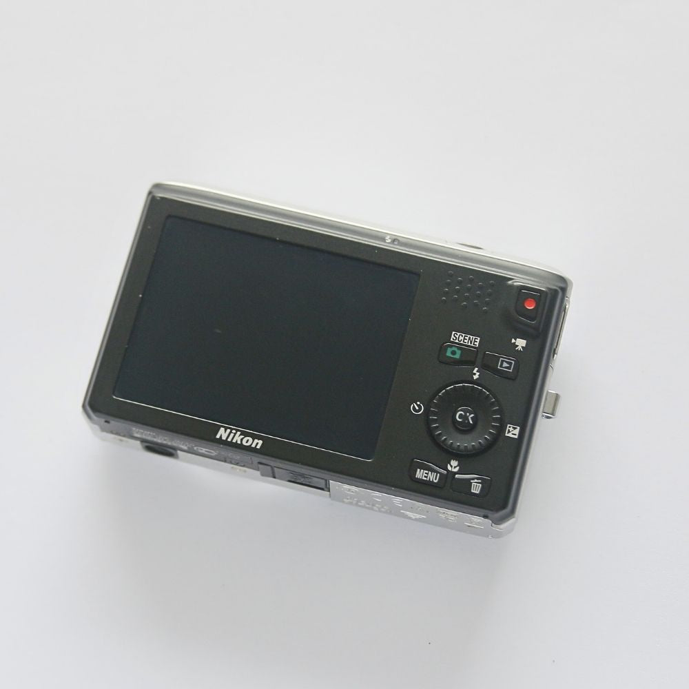 Nikon COOLPIX S6300