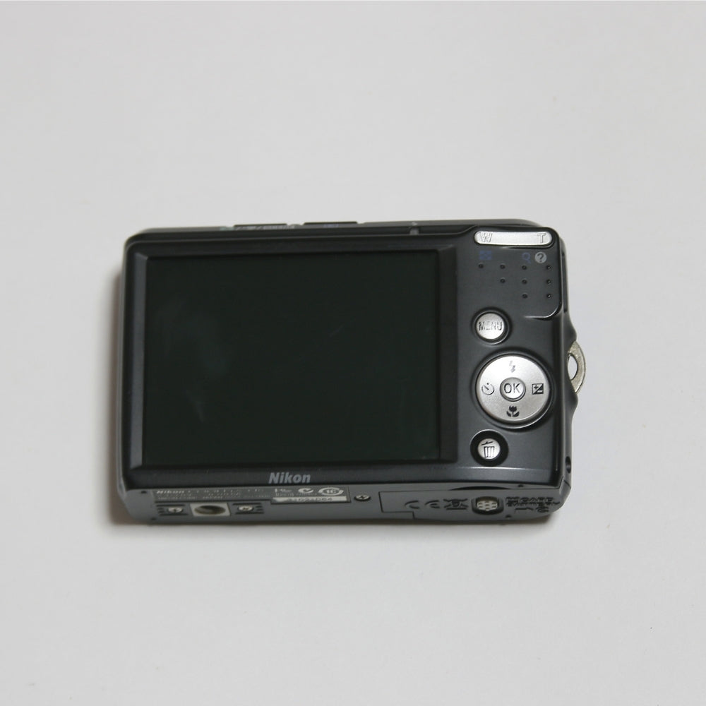Nikon COOLPIX L18