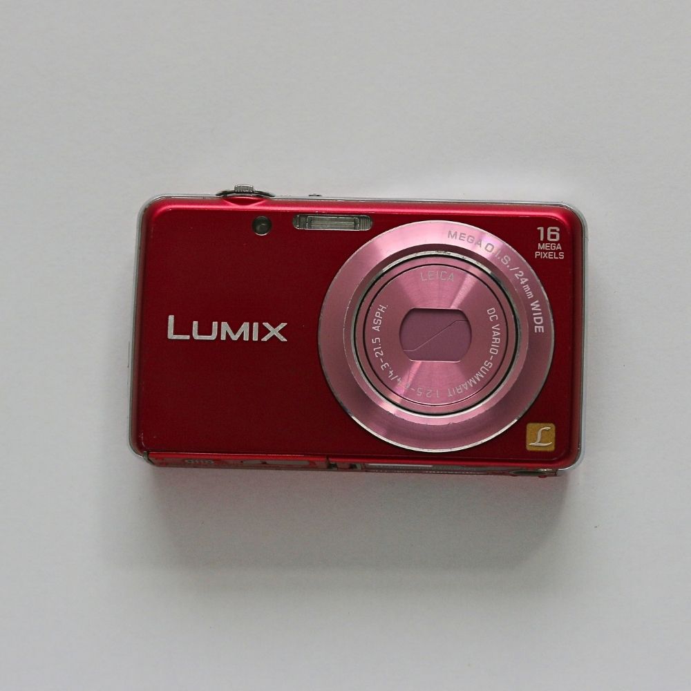 Panasonic LUMIX DMC-FH8