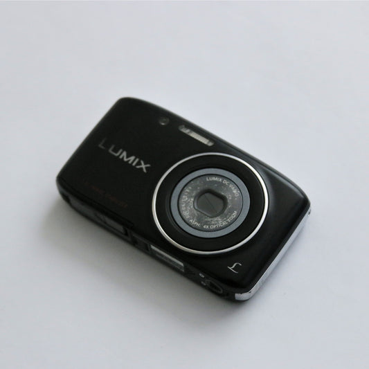 Panasonic LUMIX DMC-S2
