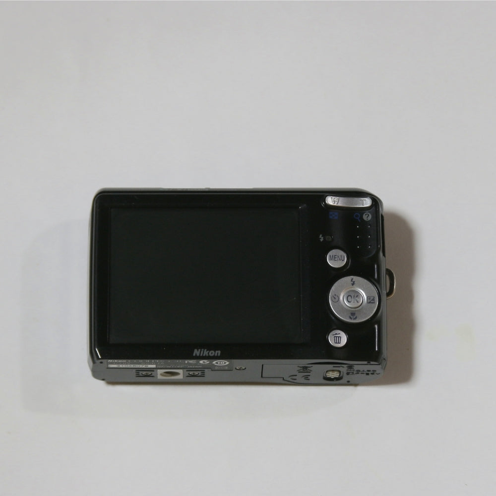 Nikon COOLPIX L20
