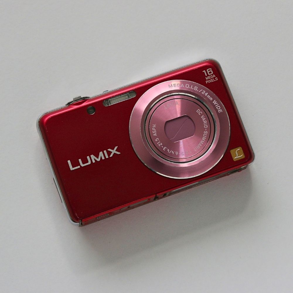 Panasonic LUMIX DMC-FH8