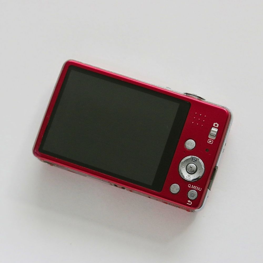 Panasonic LUMIX DMC-FH8