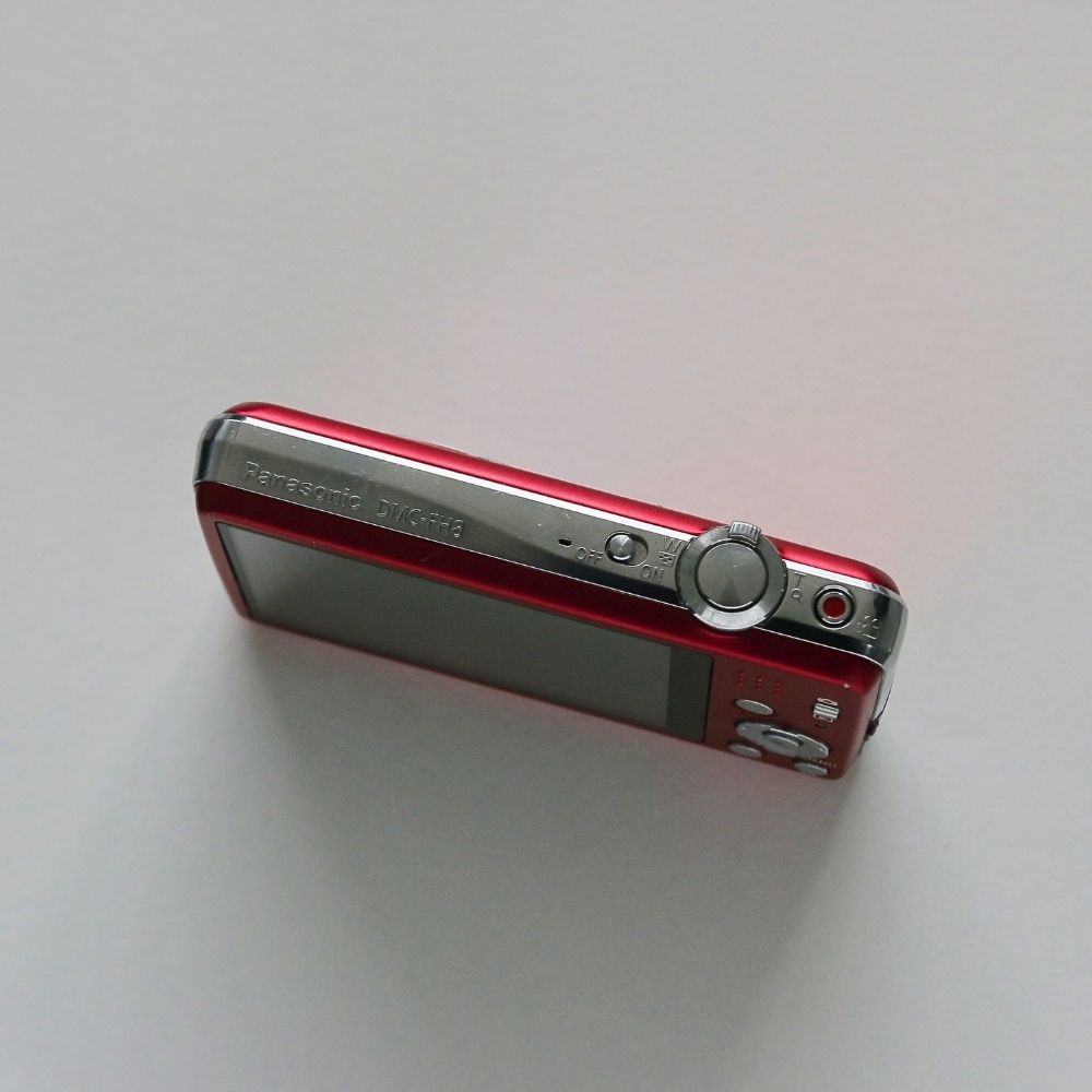 Panasonic LUMIX DMC-FH8