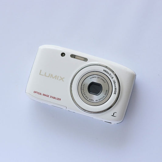 Panasonic LUMIX DMC-S2