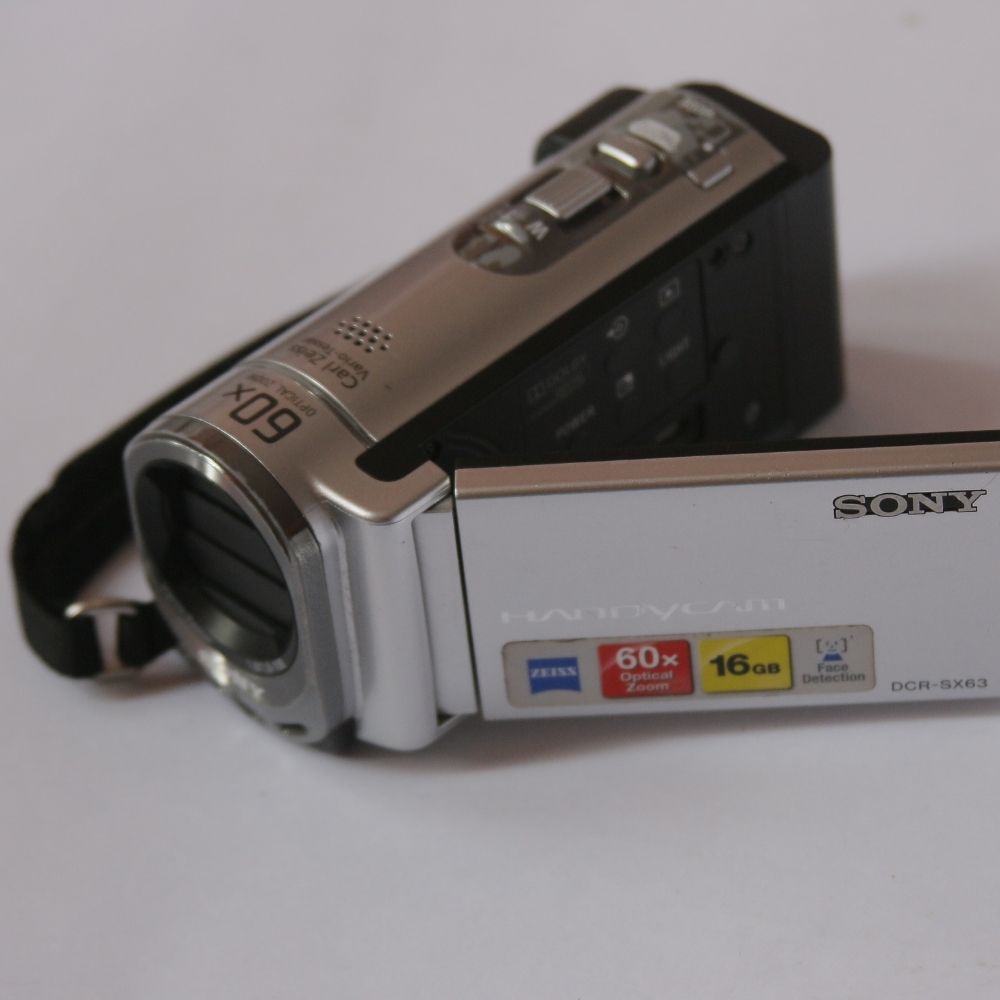 SONY Handycam DCR-SR63