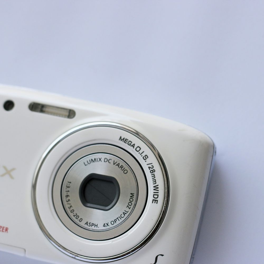 Panasonic LUMIX DMC-S2