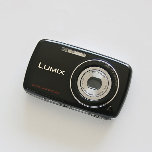 Panasonic LUMIX DMC-S1