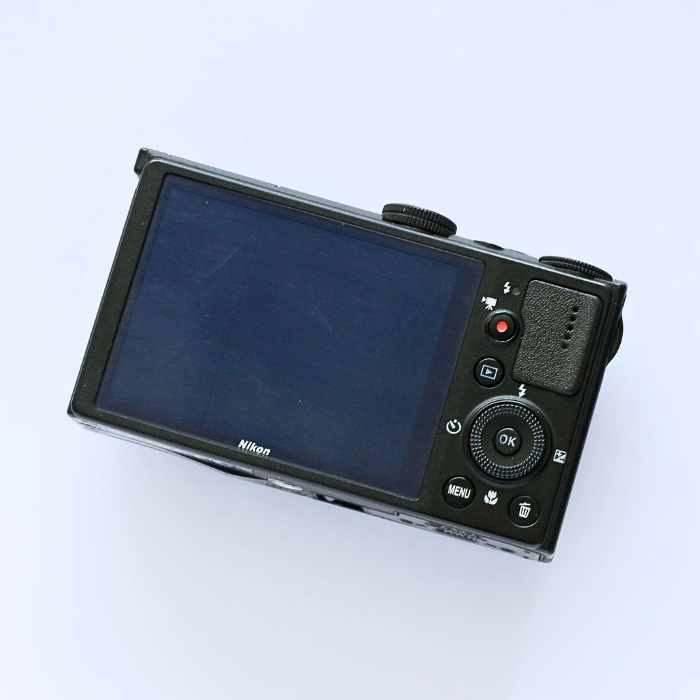 Nikon COOLPIX P330