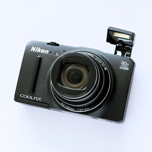Nikon COOLPIX S9700 Full HD