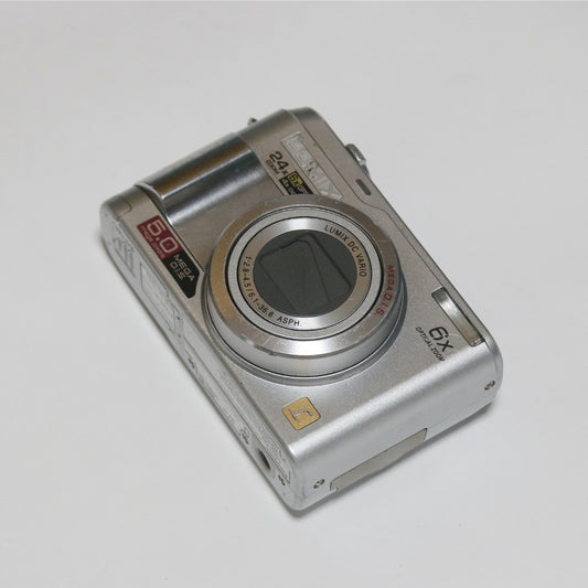 Panasonic LUMIX DMC-LZ2