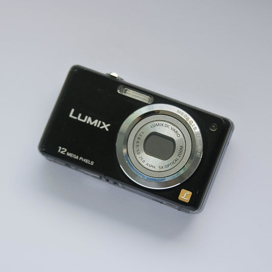 Panasonic LUMIX DMC-FH1