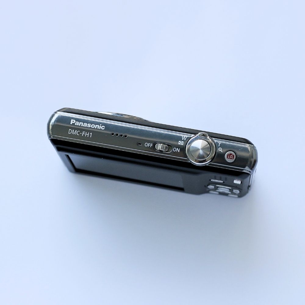 Panasonic LUMIX DMC-FH1