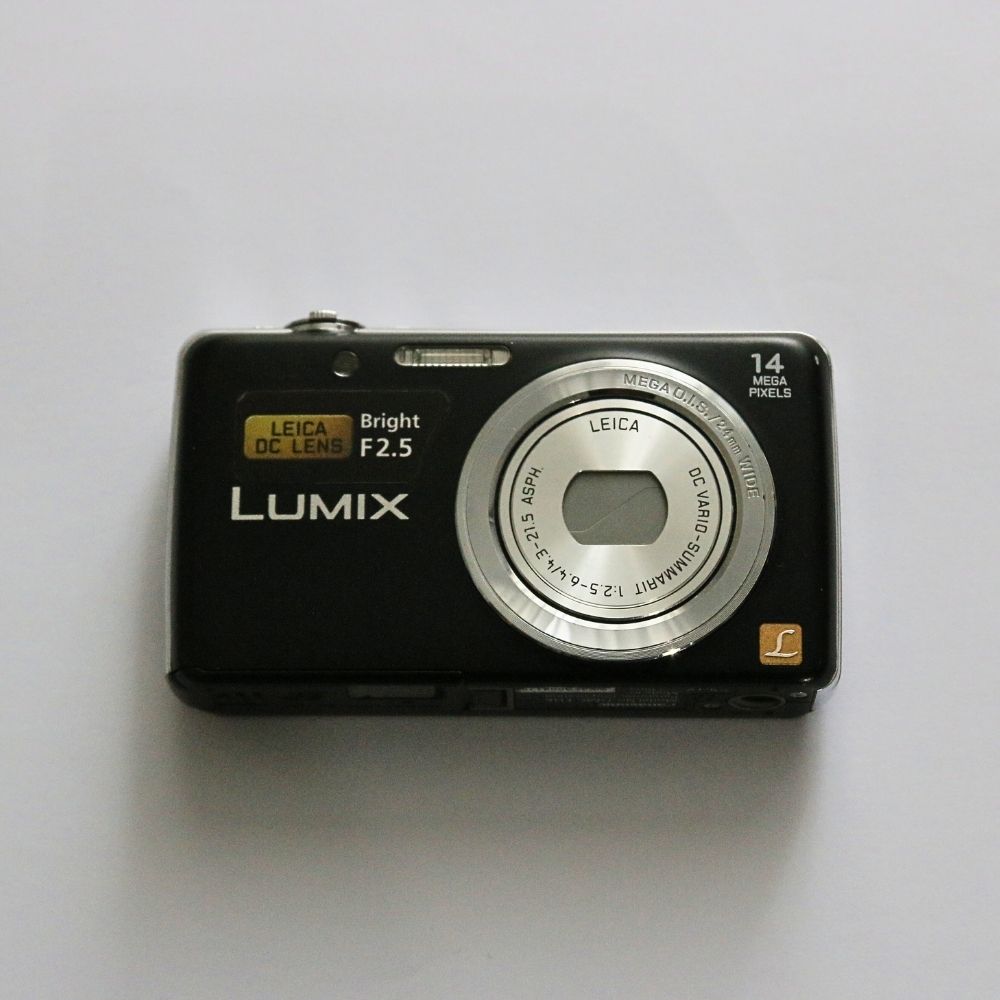 Panasonic LUMIX DMC-FH6