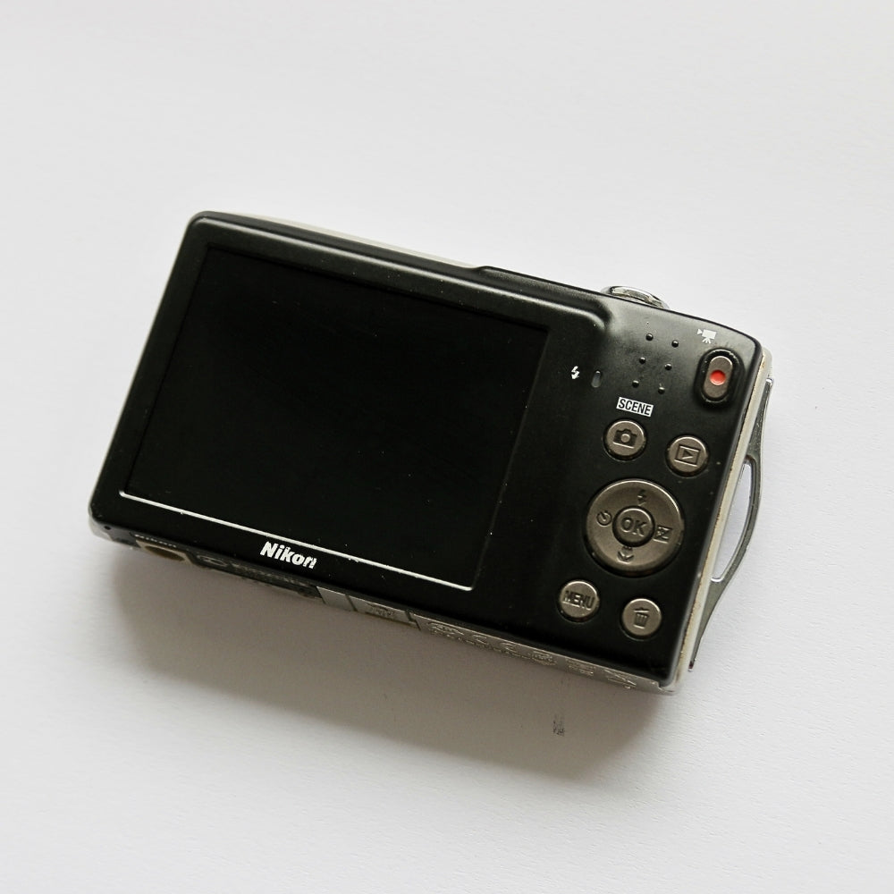 Nikon COOLPIX S3300