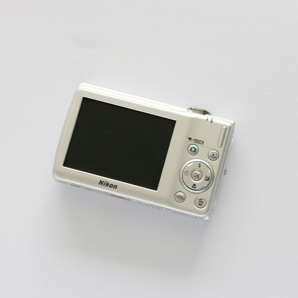 Nikon COOLPIX S203