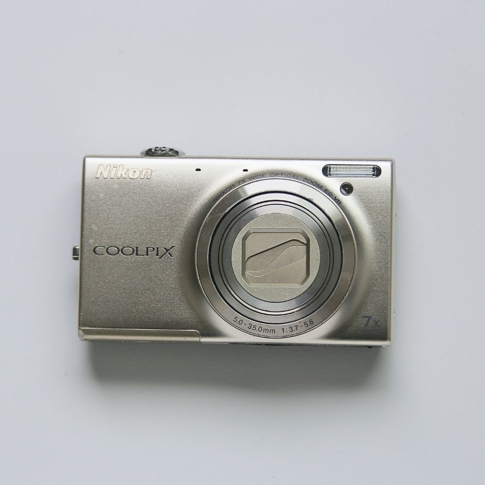 Nikon COOLPIX S6100