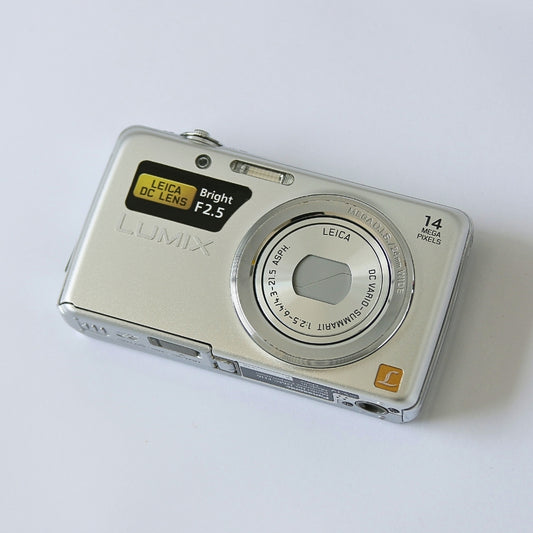 Panasonic LUMIX DMC-FH6