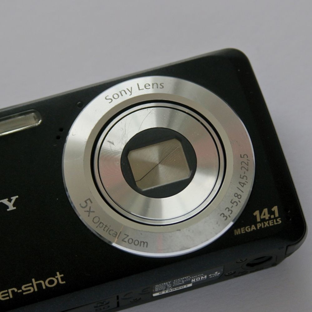 Sony Cyber-shot DSC-W520