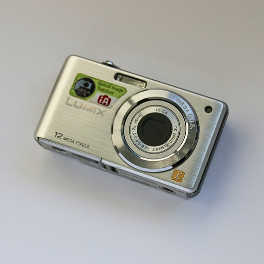 Panasonic LUMIX DMC-FS12