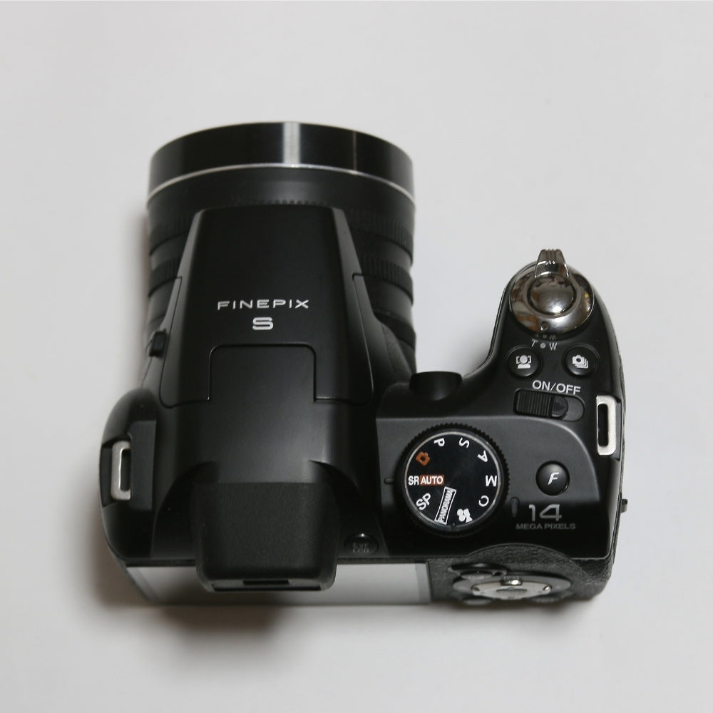 FUJIFILM FinePix S4900
