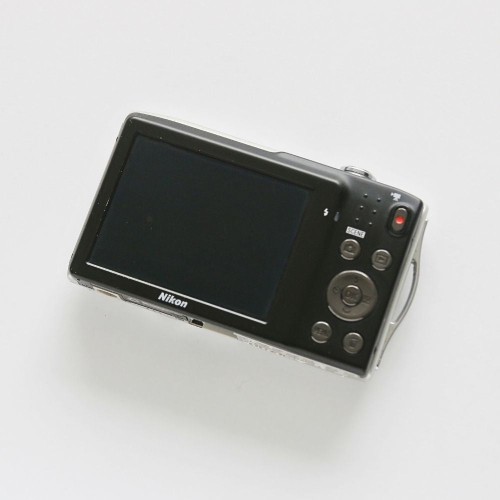 Nikon COOLPIX S3300