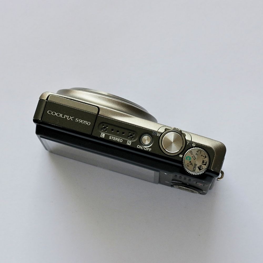 Nikon COOLPIX S9050 Full HD