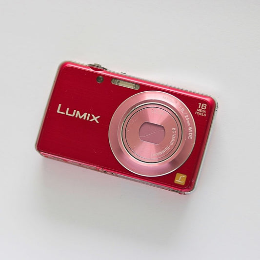 Panasonic LUMIX DMC-FH8