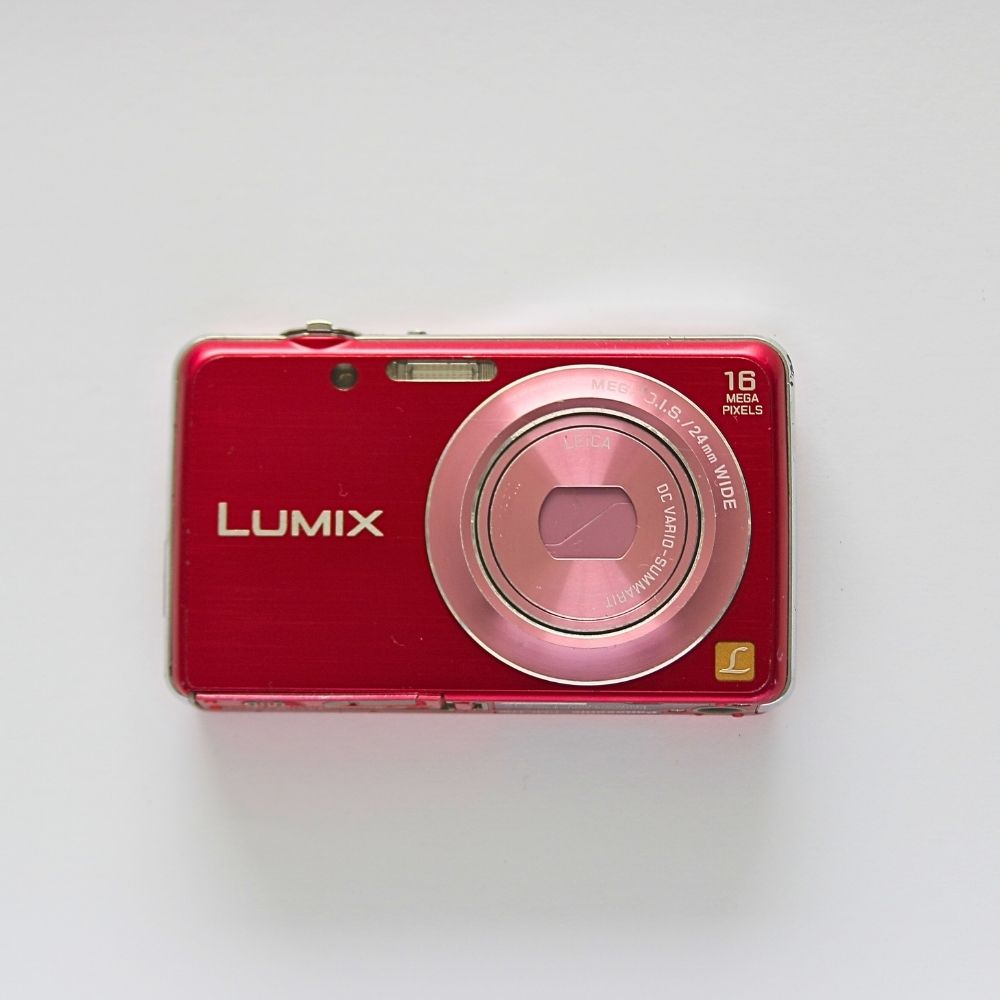 Panasonic LUMIX DMC-FH8